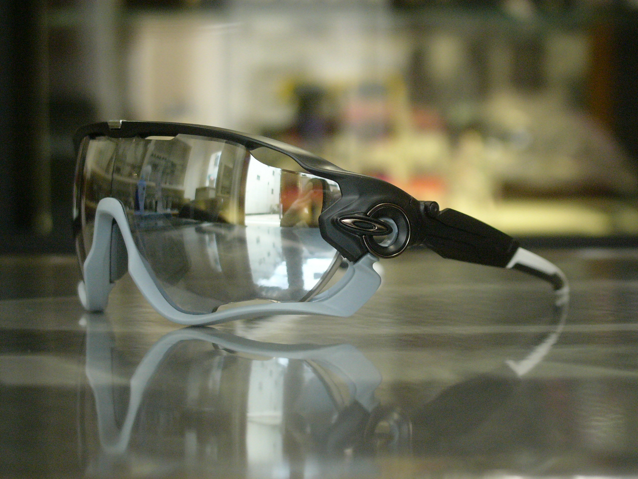 事例紹介】JAWBREAKERで両眼視まで考慮した自転車用のサングラス